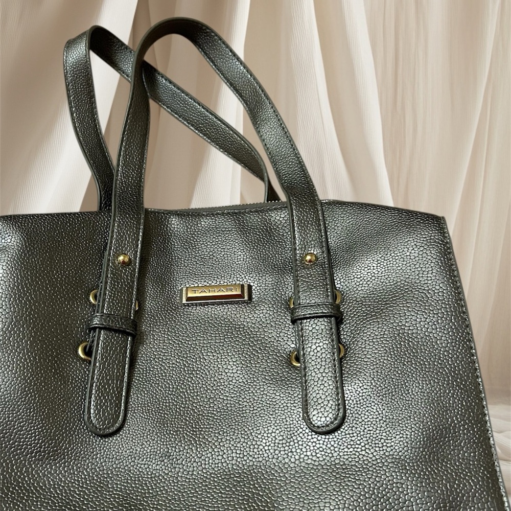 Tahari metallic Peeble textured handbag - Picture 2 of 4